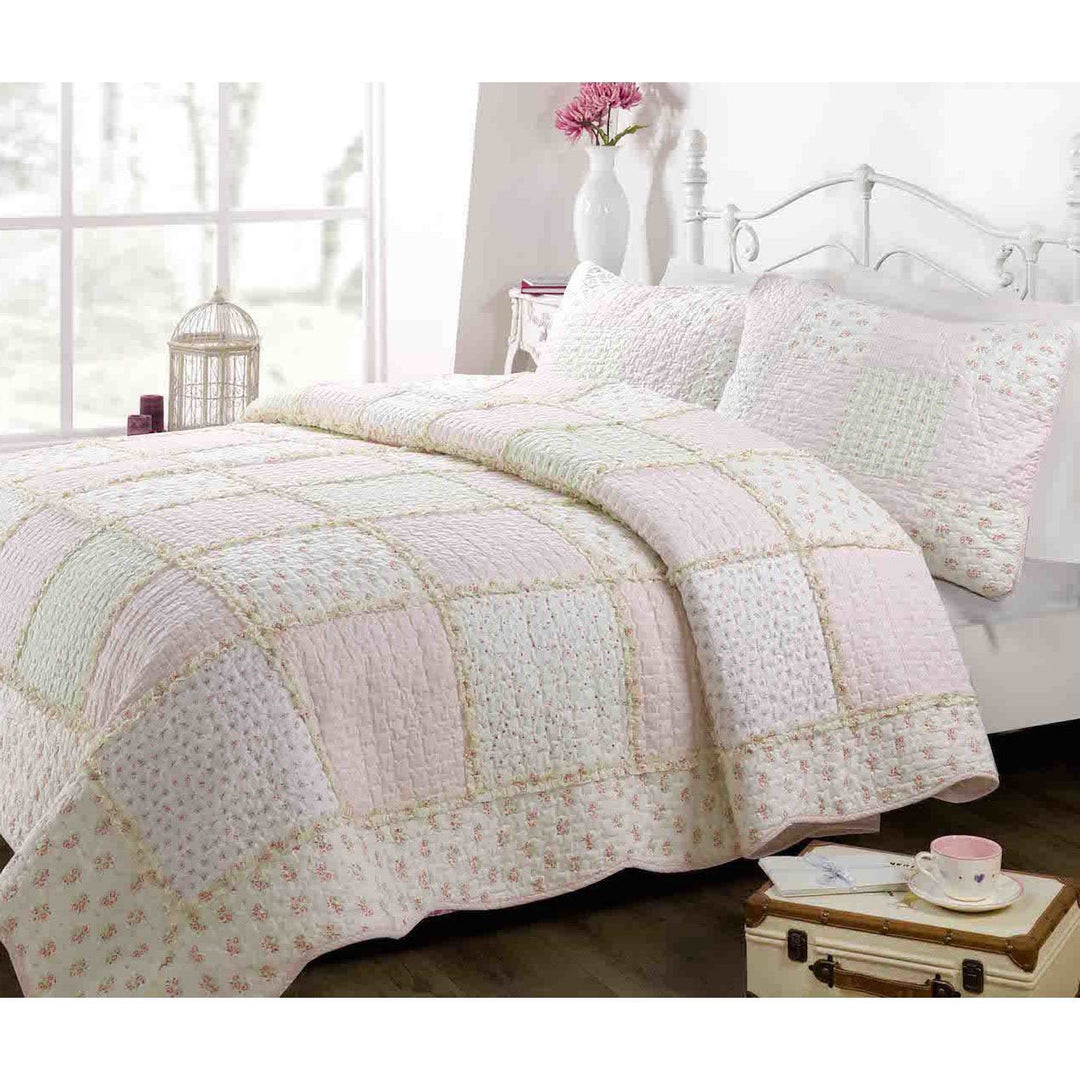 Light Peach Floral Patchwork Quilt Bedding Set