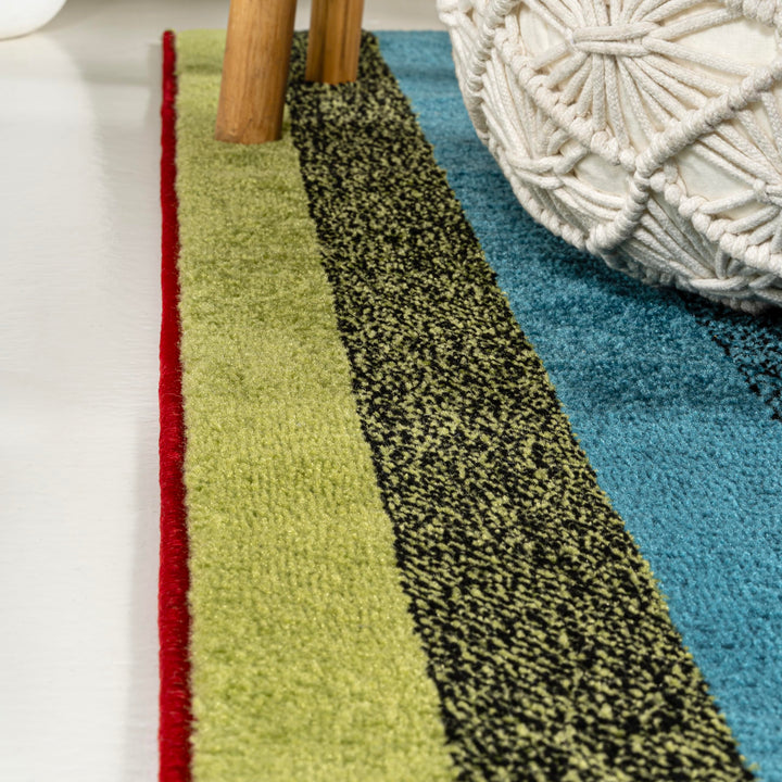 JONATHAN Y DZC102A-4 Retro Contemporary Stripe Area Rug